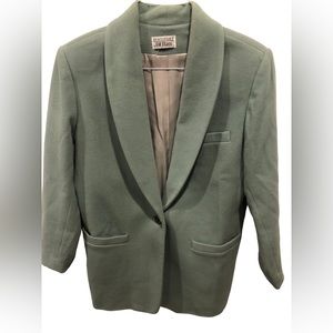 Bill Blass Blazer in Green by blass sport XL Size 16